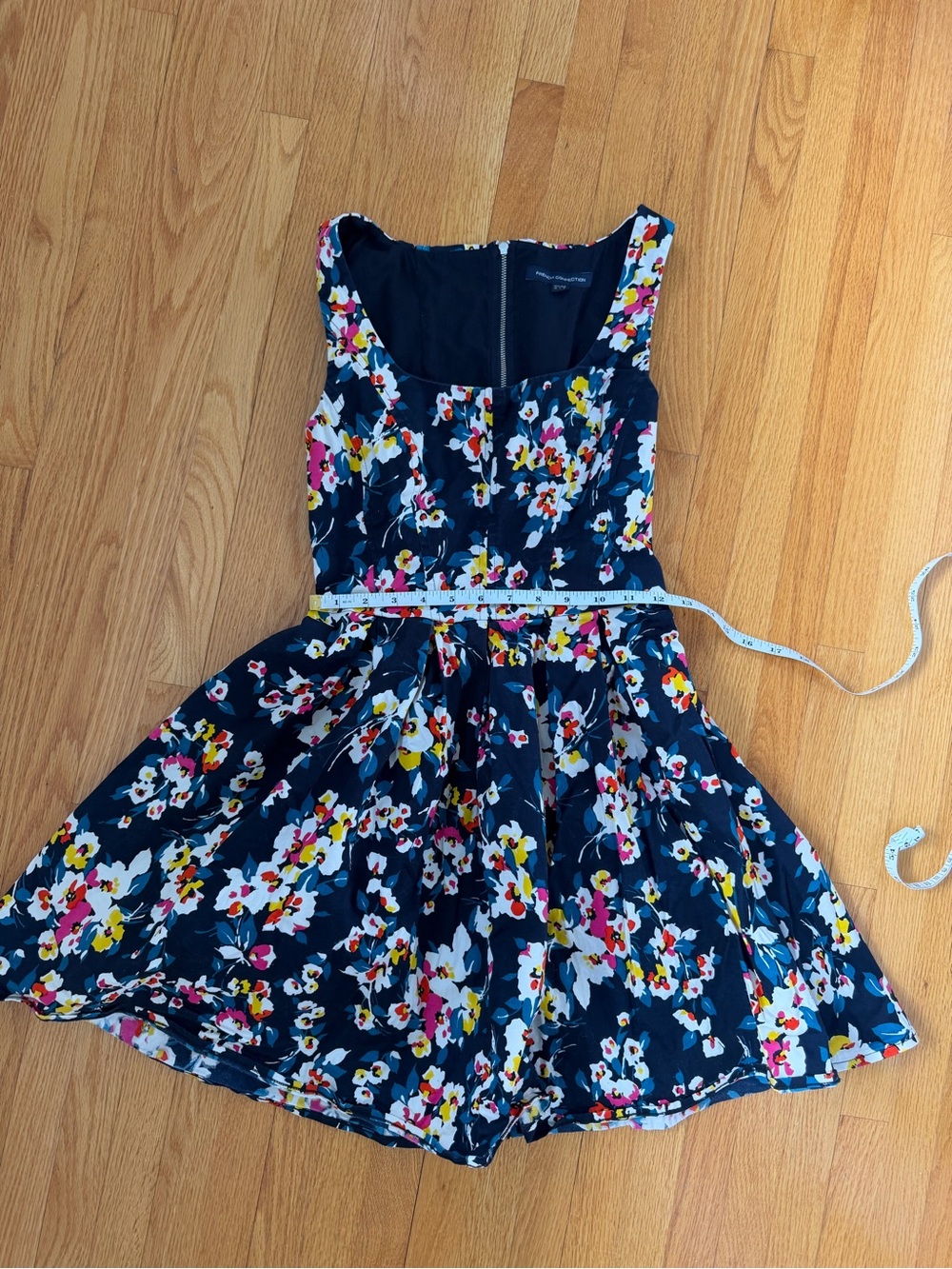 French Connection Navy Floral Fit & Flare Dress Size US 6 - Picture 5 of 9